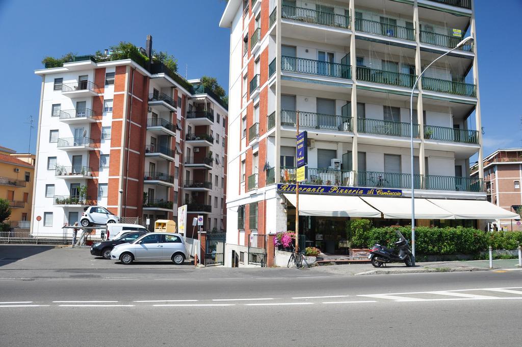 Apartment Montebello Parma Quarto foto