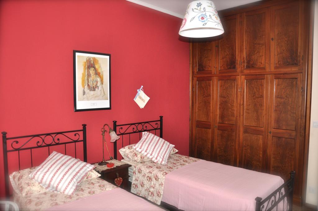Apartment Montebello Parma Quarto foto